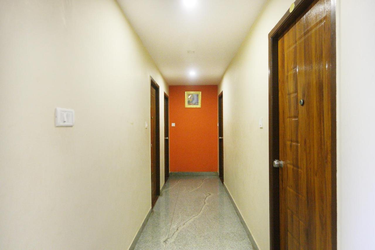 Oyo 7224 Krishna Prasad Hotel Madras Buitenkant foto