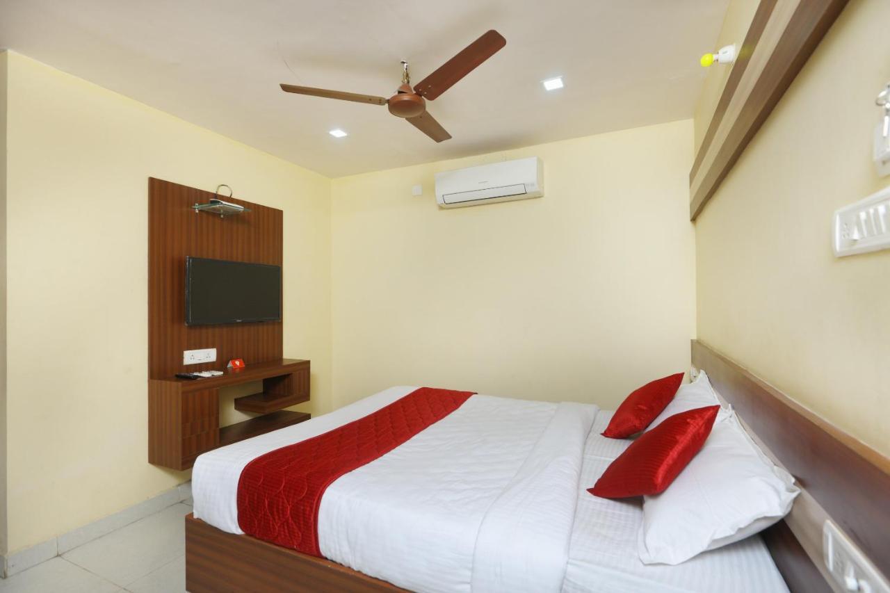 Oyo 7224 Krishna Prasad Hotel Madras Buitenkant foto