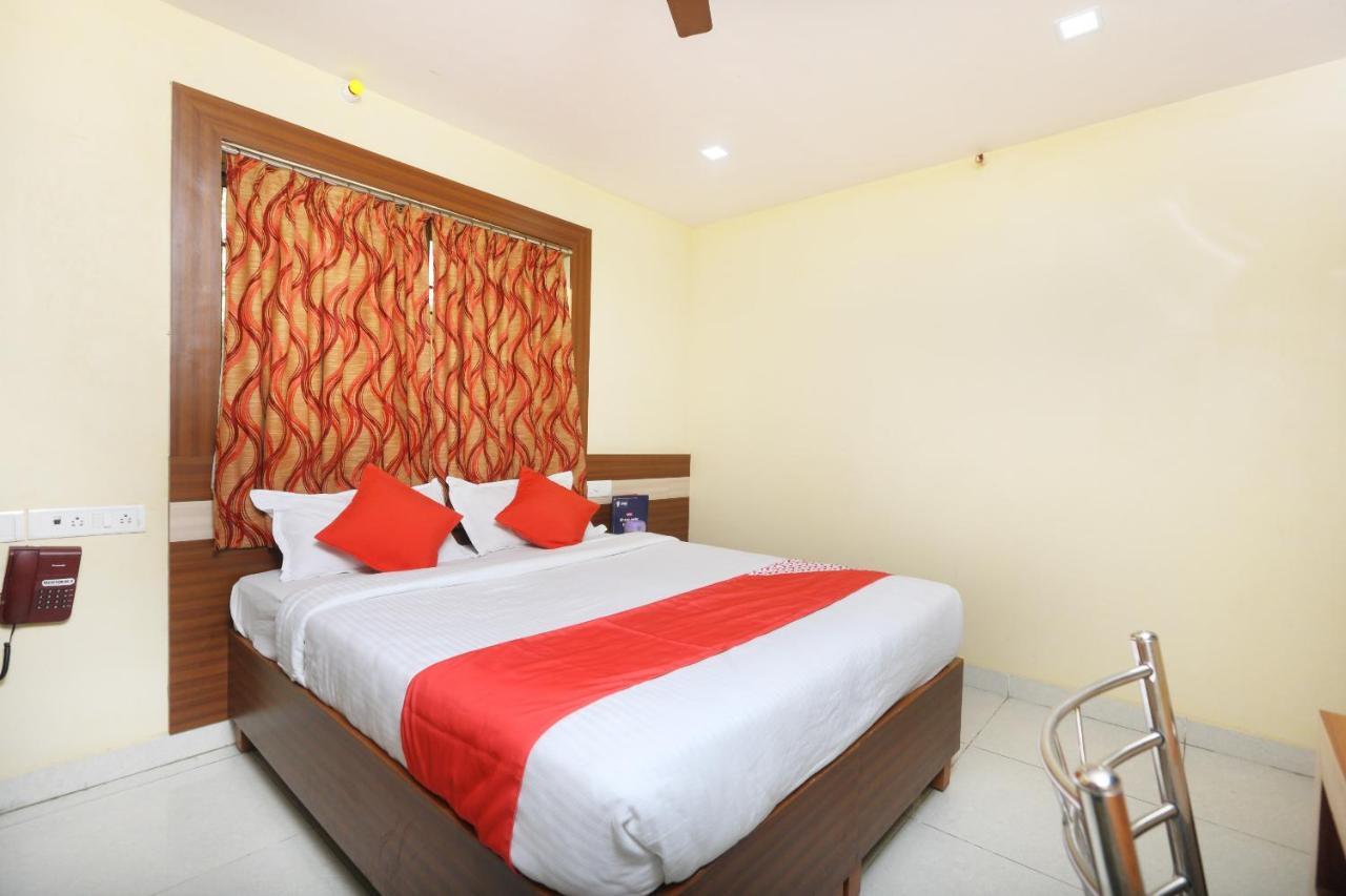 Oyo 7224 Krishna Prasad Hotel Madras Buitenkant foto
